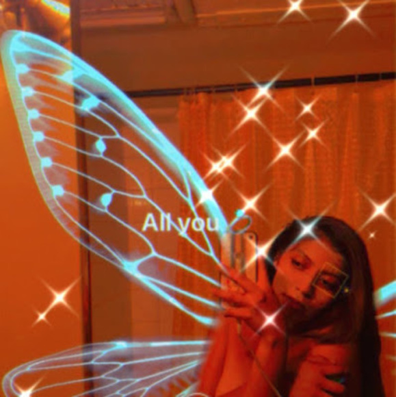 Meet your Posher, Daniela - Picture 1 of 3